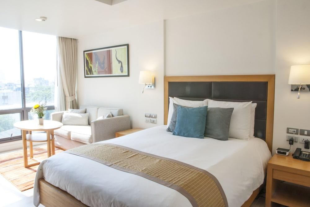 Oakwood Residence Sukhumvit 24 Bangkok photo 2