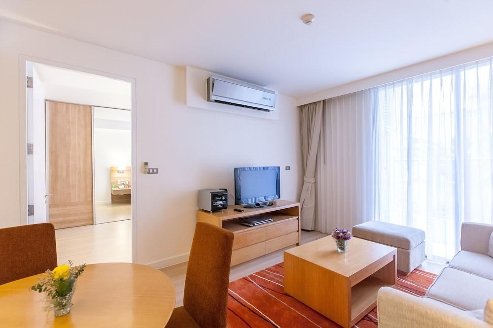 Oakwood Residence Sukhumvit 24 Bangkok photo 4