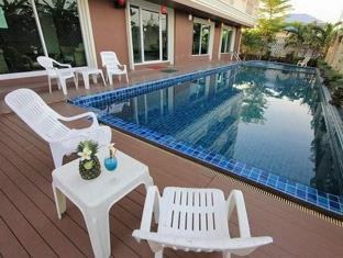 Convenient Grand Hotel