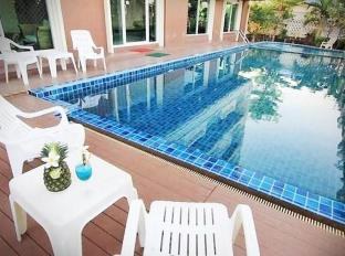 Convenient Grand Hotel photo 2