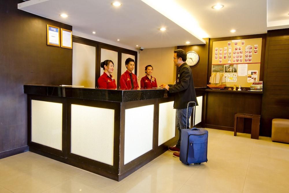 Sinsuvarn Airport Suite photo 2