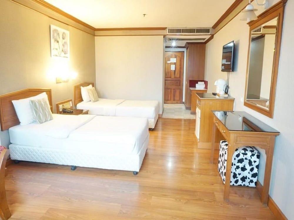 Bay Hotel Srinakarin photo 3