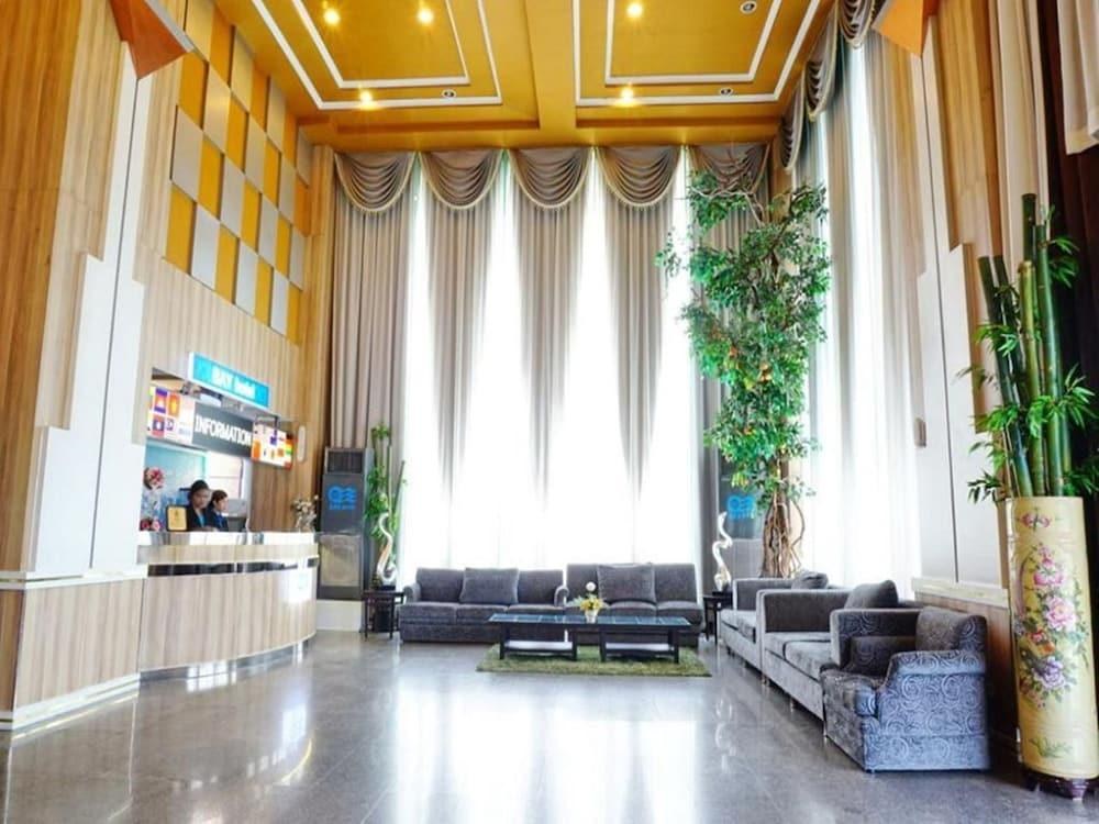 Bay Hotel Srinakarin photo 4