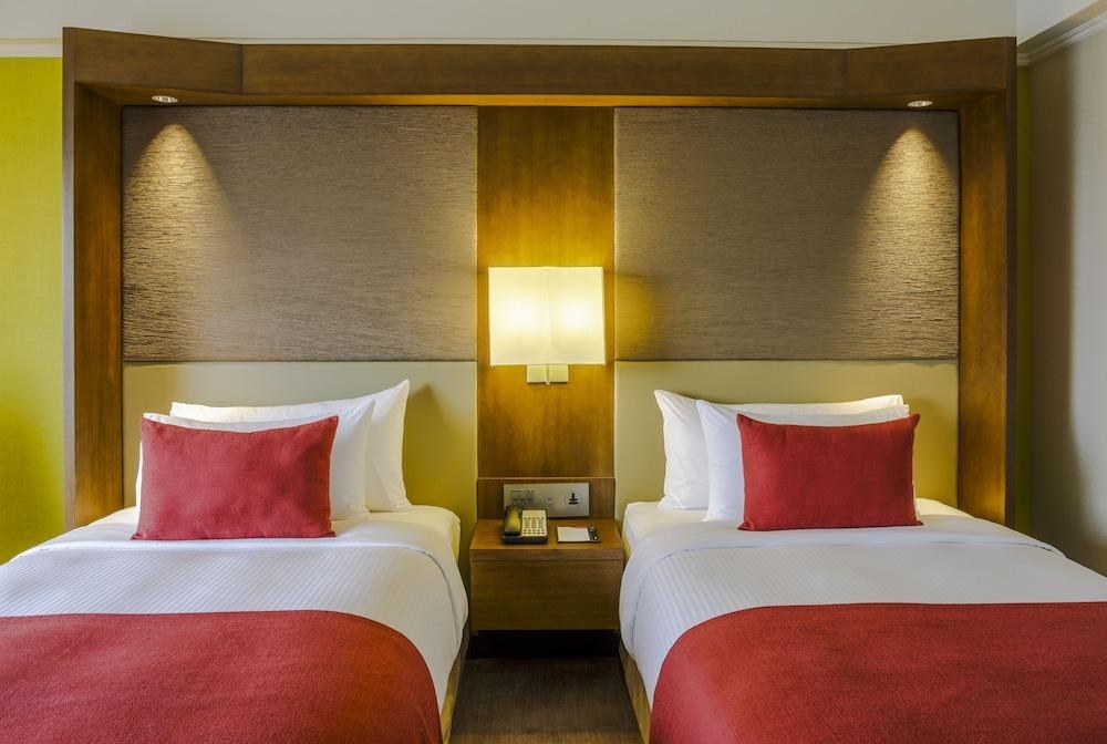 Crowne Plaza Bangkok Lumpini Park photo 4