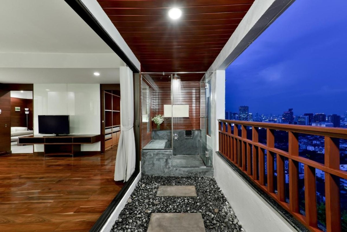 CENTRE POINT PLUS HOTEL PRATUNAM