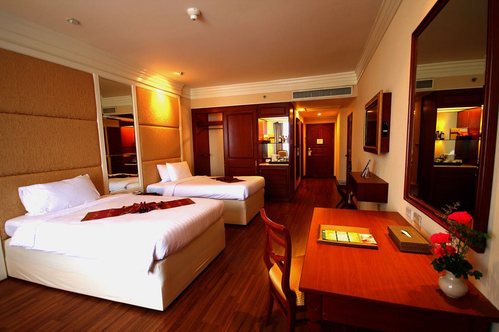 Emerald Hotel Bangkok photo 1