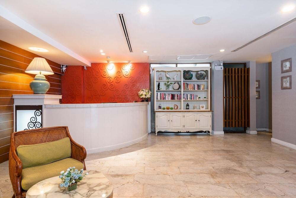 LA PETITE SALIL SUKHUMVIT 8 photo 2