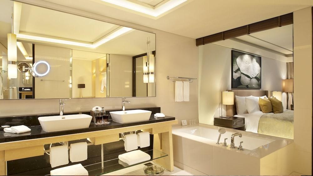 SIAM KEMPINSKI HOTEL BANGKOK photo 2