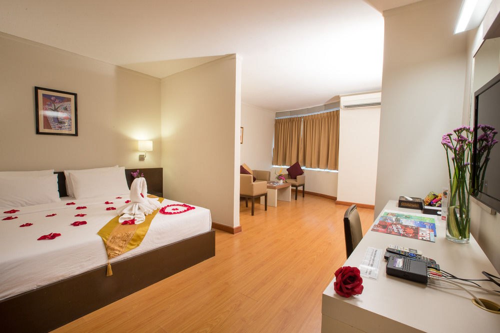 Seasons Siam Hotel photo 1