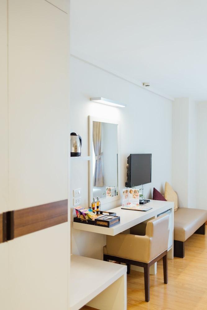 Seasons Siam Hotel photo 3