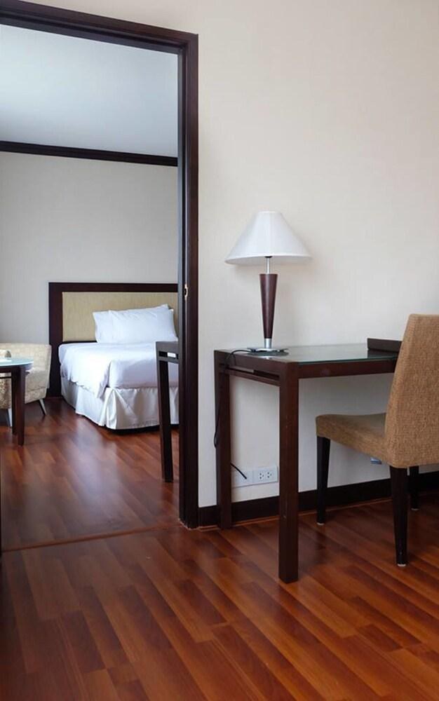 Zenith Sukhumvit photo 3