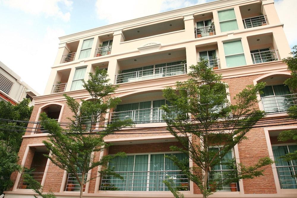 Mirth Sathorn Bangkok photo 4