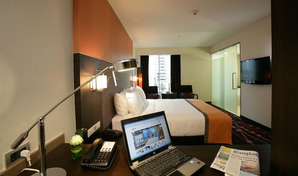 Radisson Suites Bangkok Sukhumvit photo 3
