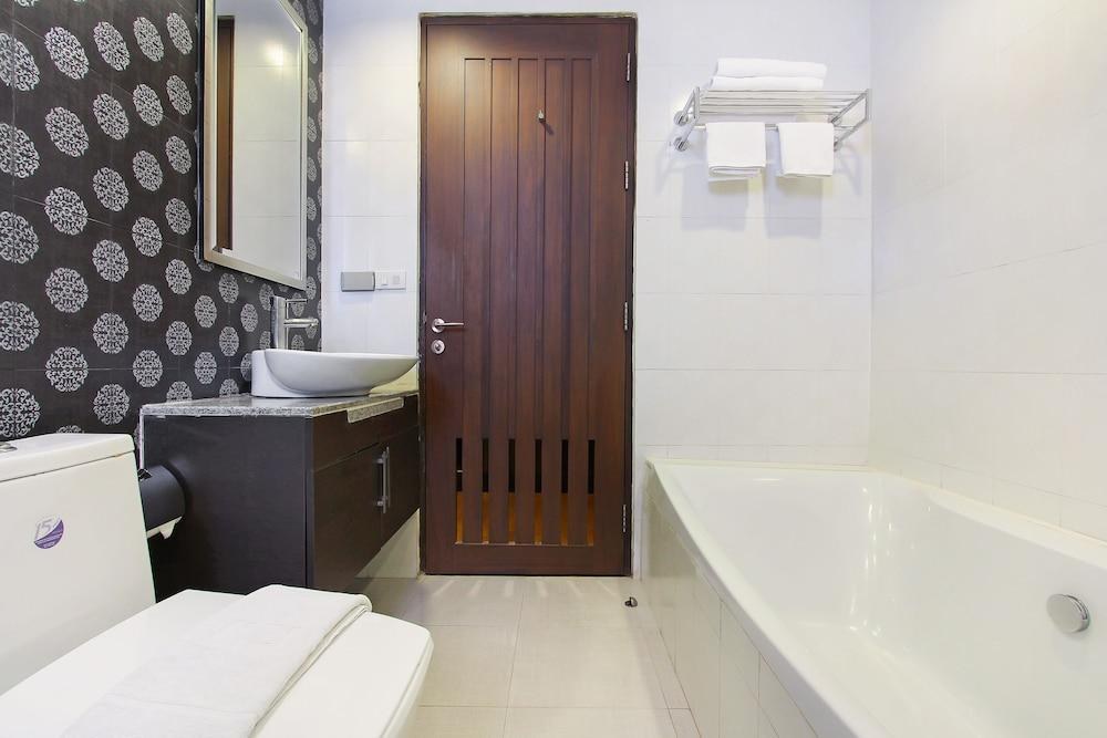 BALLY SUITE SILOM photo 3