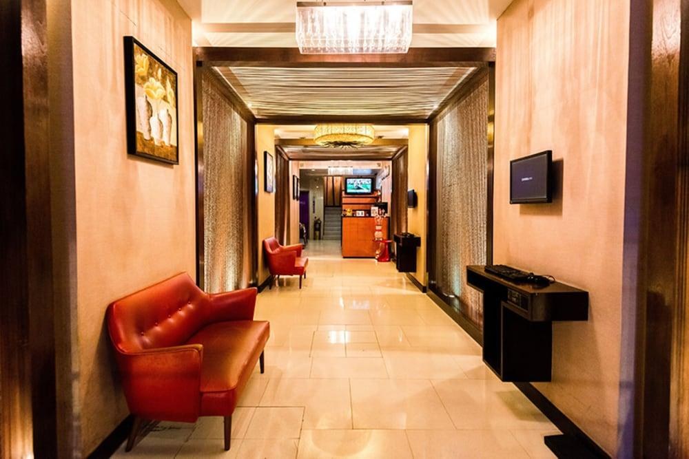 BALLY SUITE SILOM photo 4