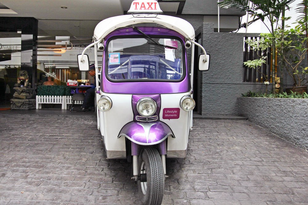 BALLY SUITE SUKHUMVIT