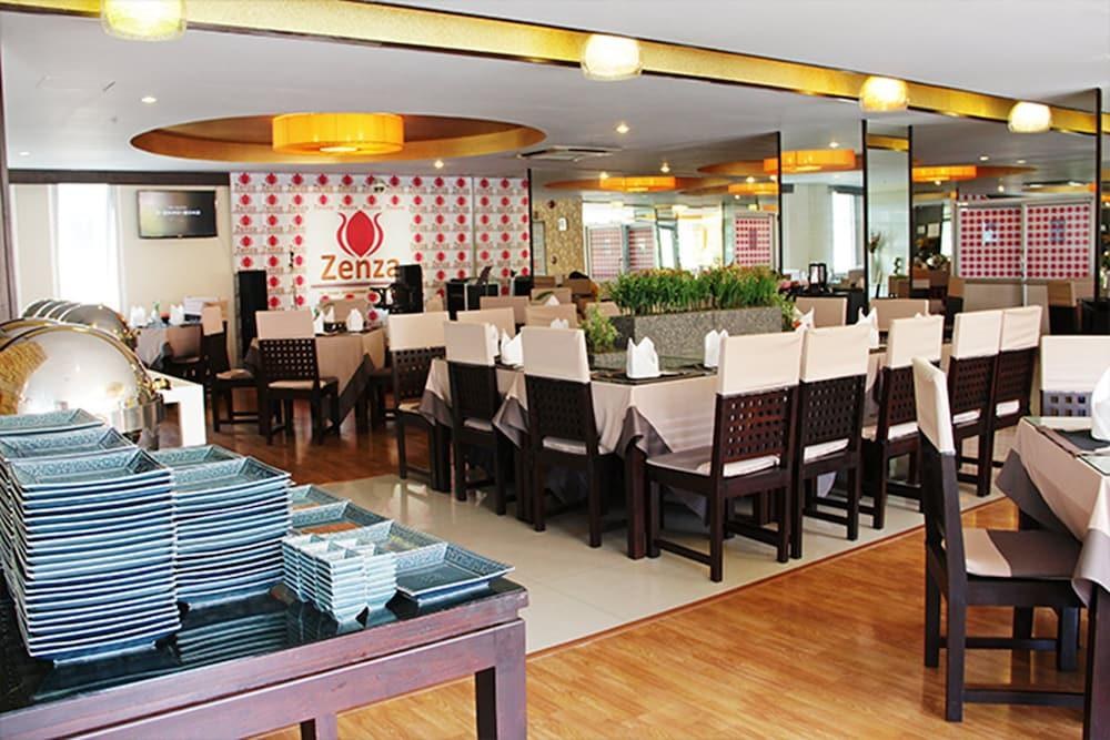 Maninarakorn Hotel photo 2