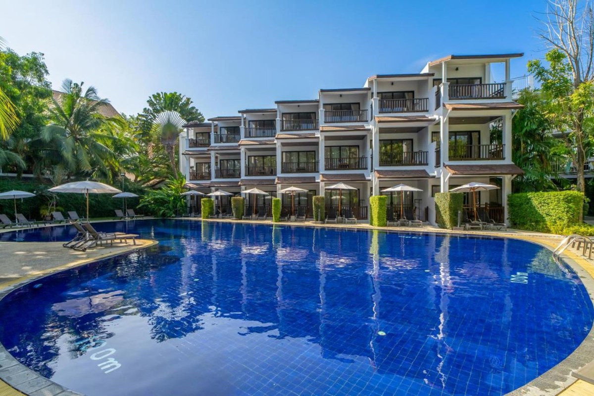 SUNWING KAMALA BEACH