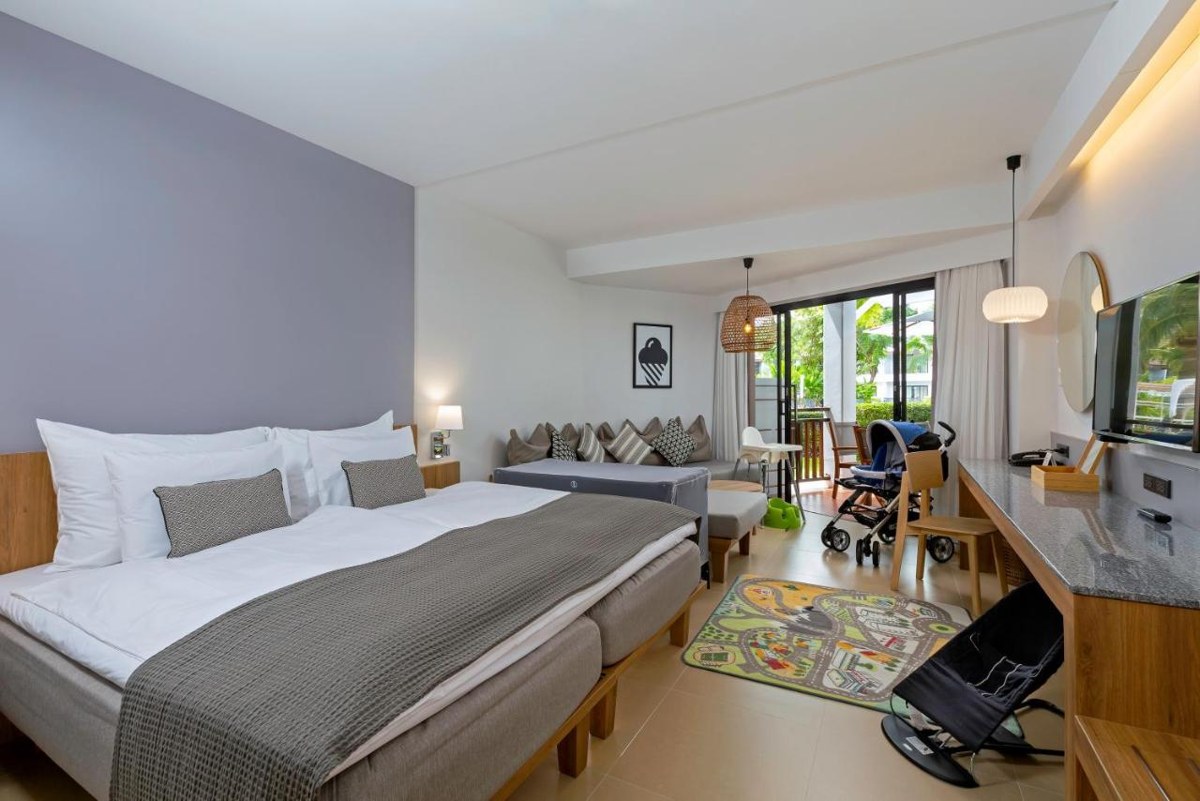 SUNWING KAMALA BEACH photo 1