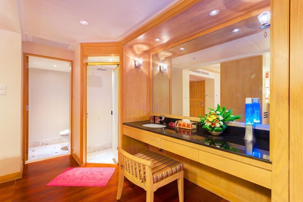 Diamond Cliff Resort & Spa, Patong Beach photo 4