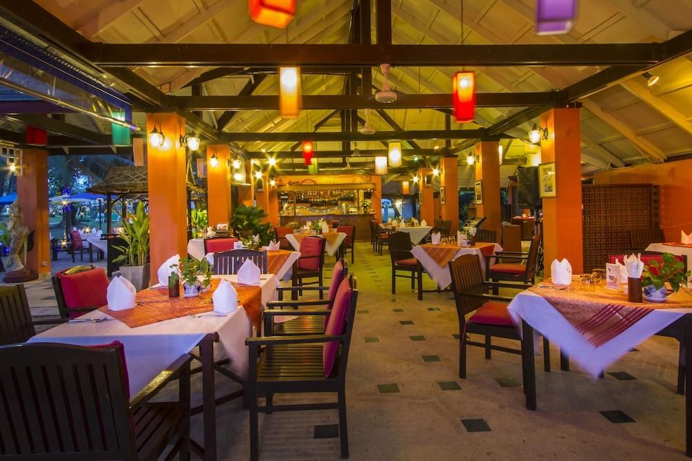 Amora Beach Resort Phuket photo 3
