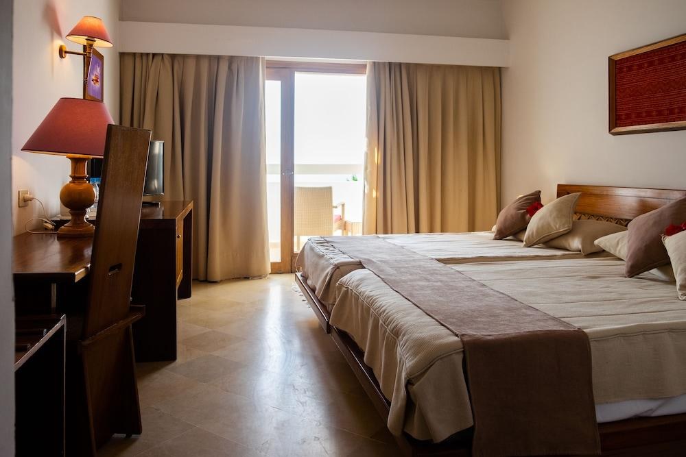 The Orangers Beach Resort and Bungalows photo 4