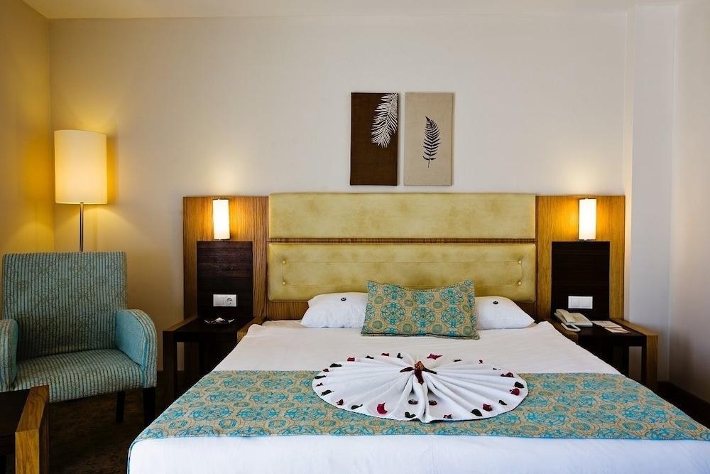 Saturn Palace Resort photo 3