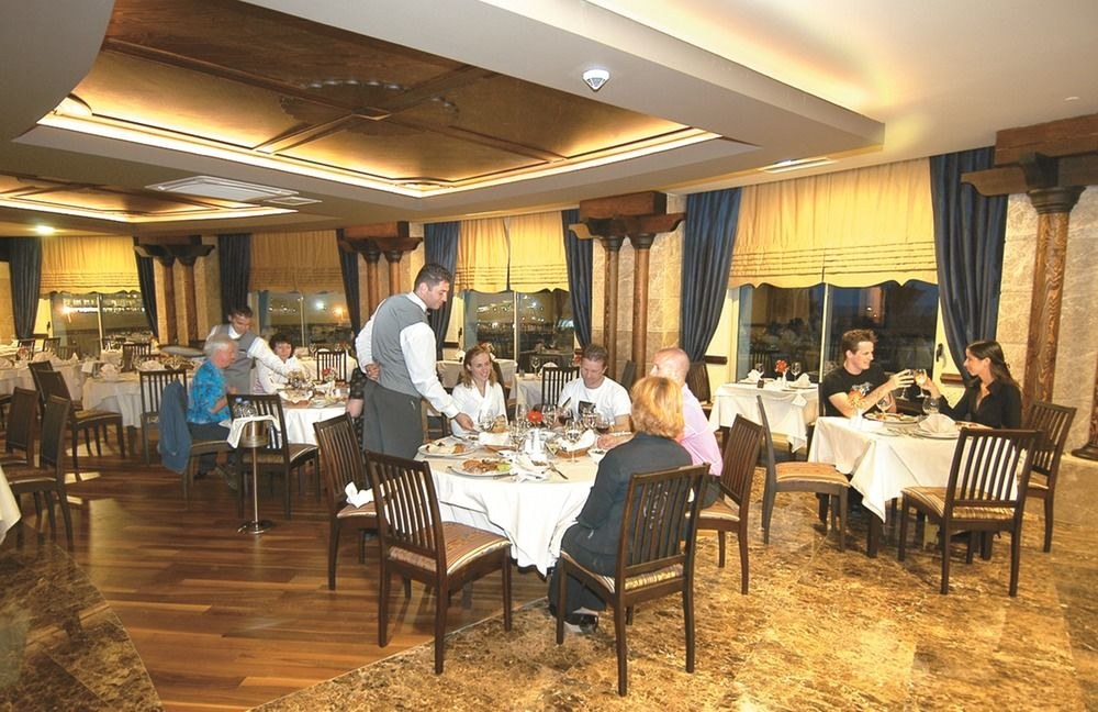 Royal Wings Hotel photo 1