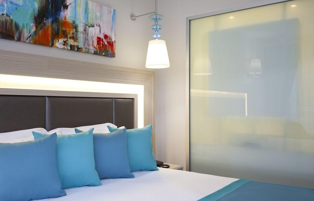 Falcon Hotel photo 4