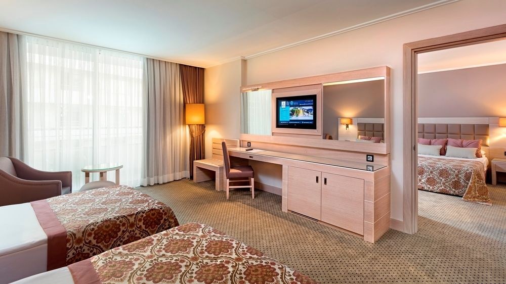 Miracle Resort
