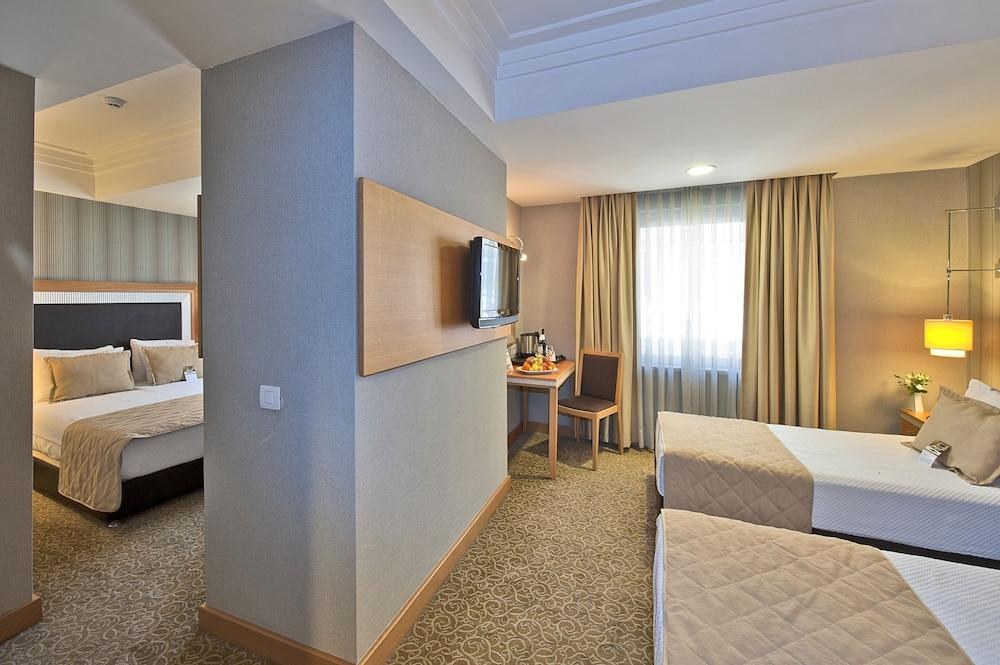 Grand S Hotel photo 3