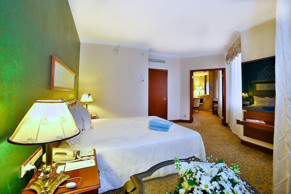 Grand Cevahir Hotel & Congress Centre photo 2