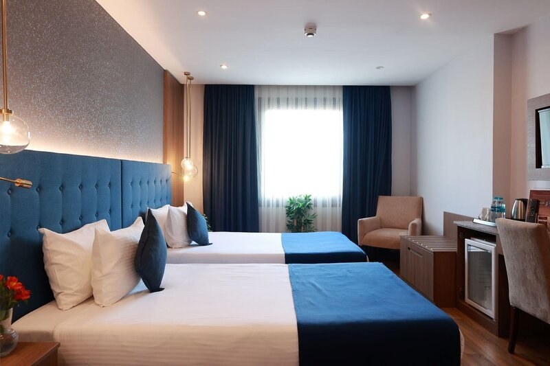 NOVA PLAZA CRYSTAL HOTEL