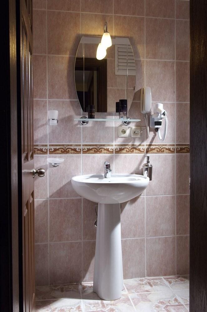 Adora Hotel Cafe & Restaurant photo 2