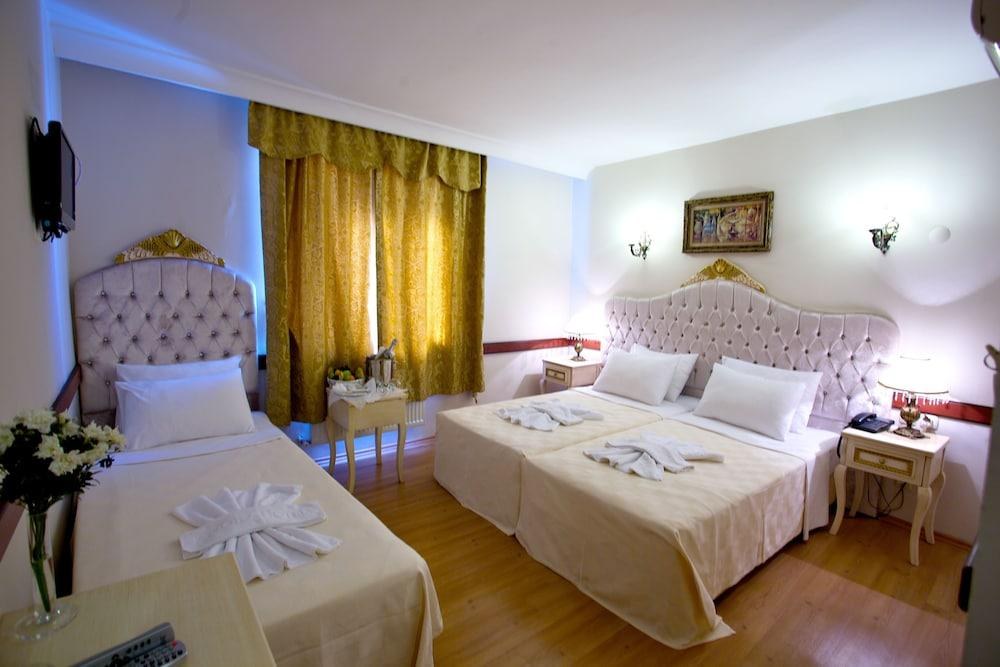 Adora Hotel Cafe & Restaurant photo 3