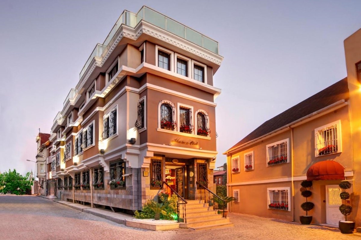 ALMINA HOTEL