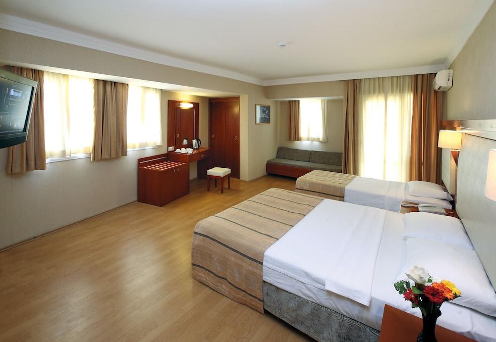 Julian Club Hotel photo 3