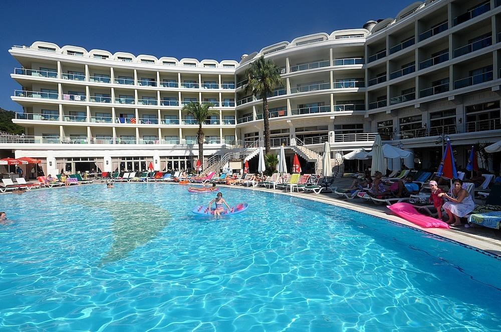 Deluxe Hotel Pinetapark