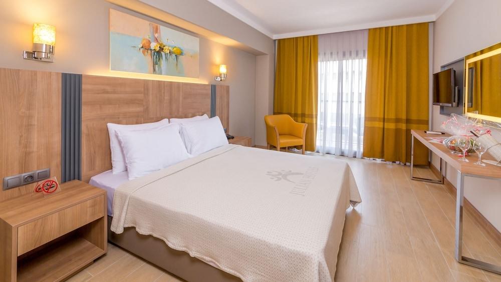 Ada Julian Hotel photo 4