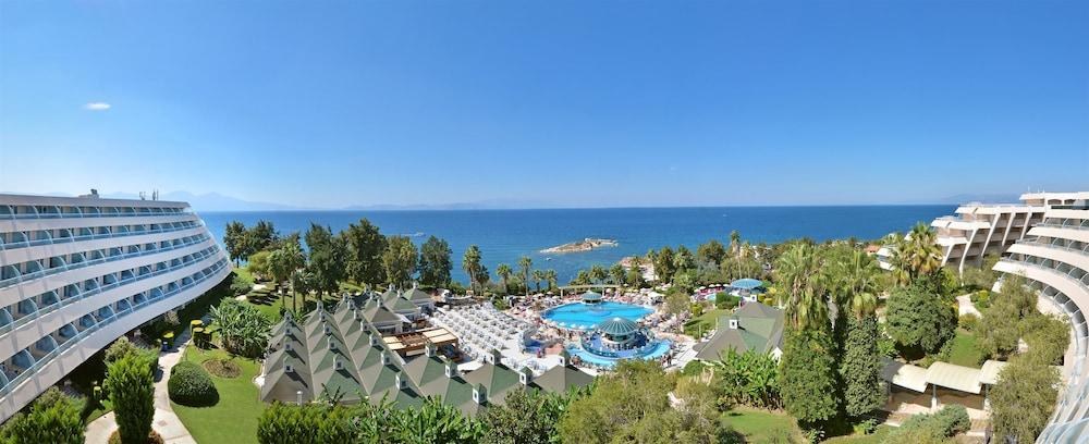 Grand Blue Sky International Hotel photo 2