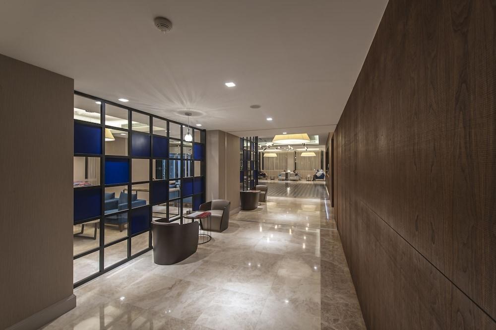 Le Bleu Hotel & Resort photo 2