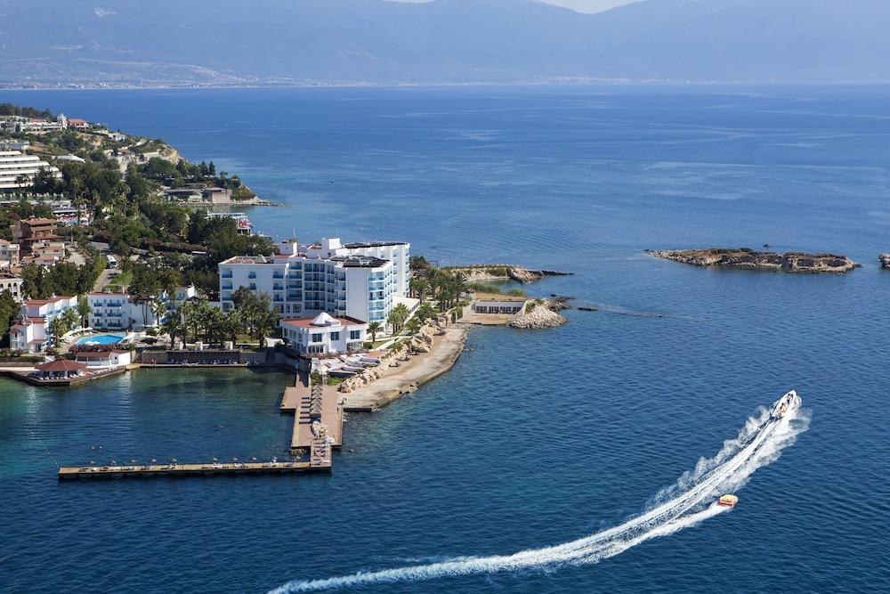 Le Bleu Hotel & Resort photo 4