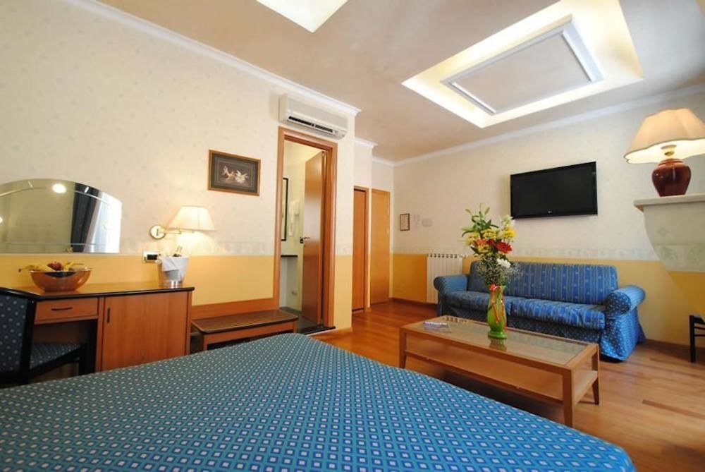 HOTEL VERONA ROME photo 1