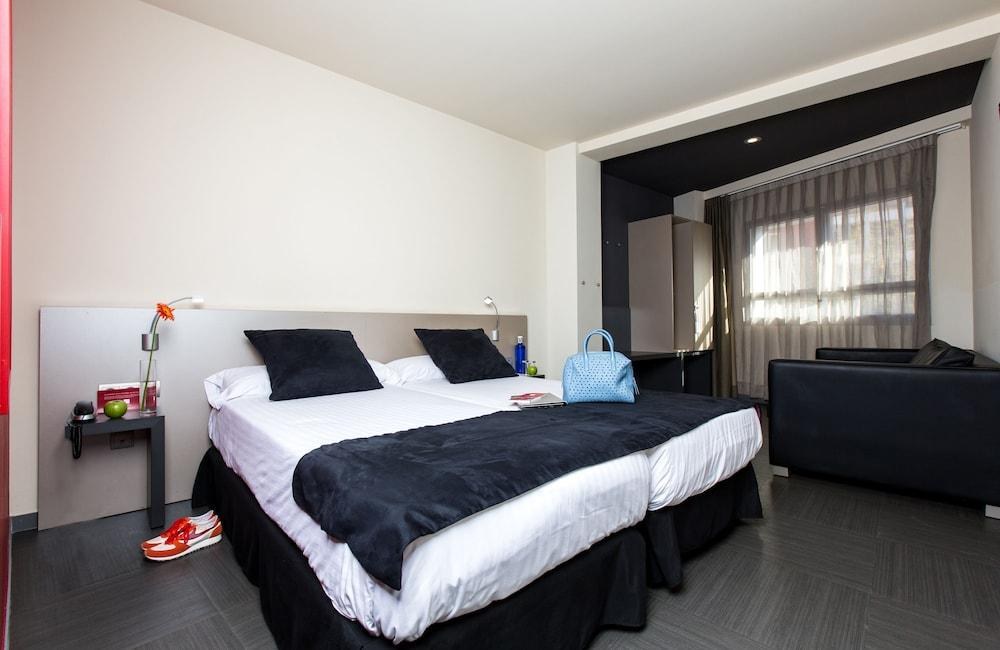 LEONARDO BOUTIQUE HOTEL BARCELONA SAGRADA FAMILIA photo 2