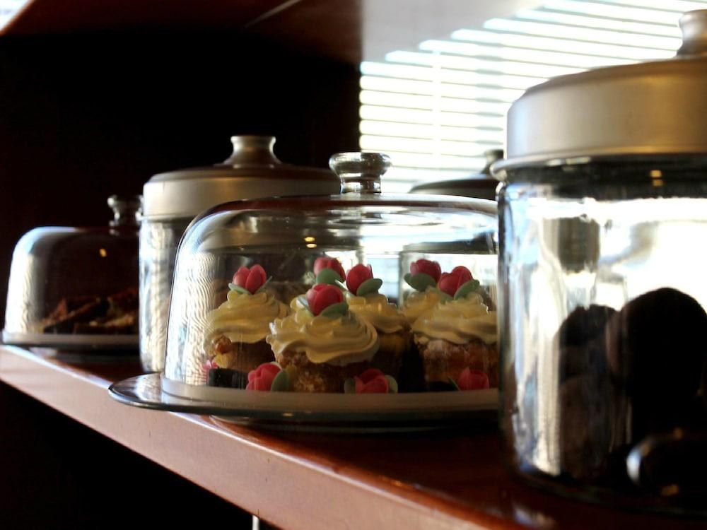 Majesty Hotel photo 3