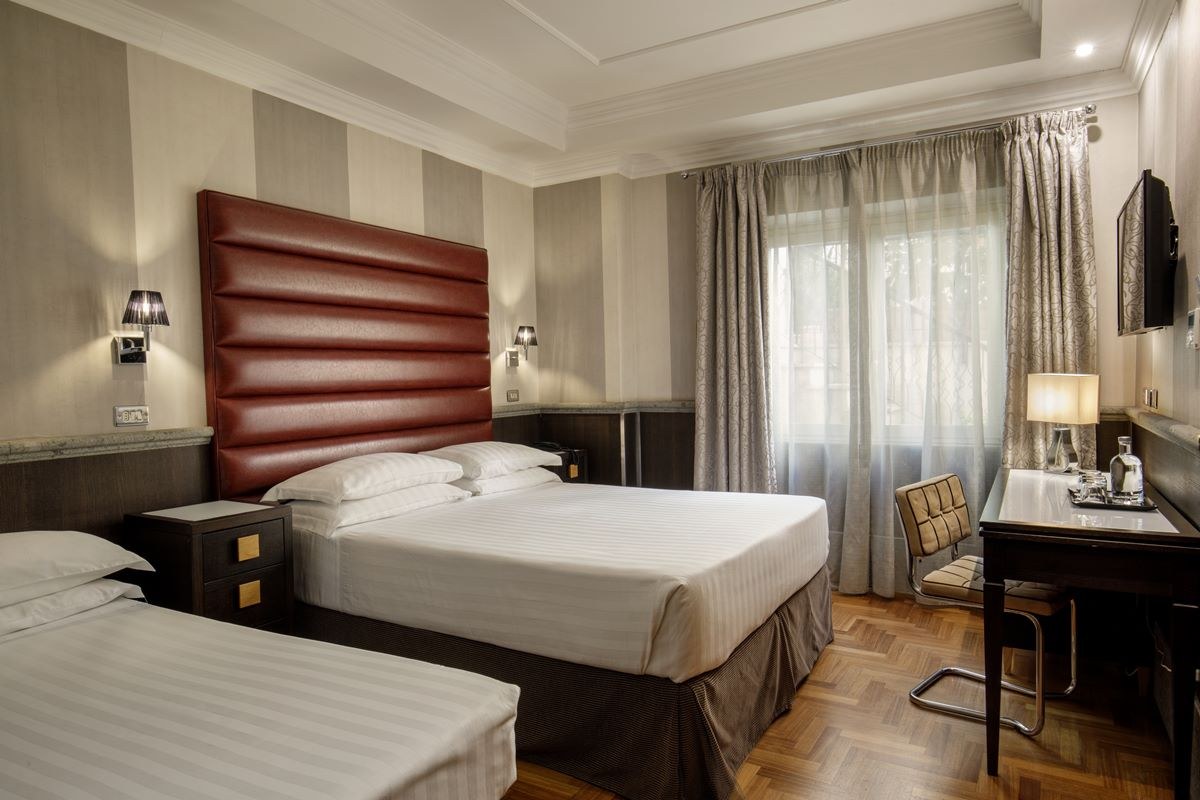 HOTEL ROYAL COURT photo 4