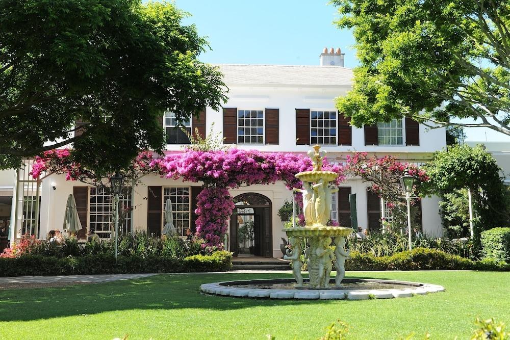 VINEYARD HOTEL photo 2