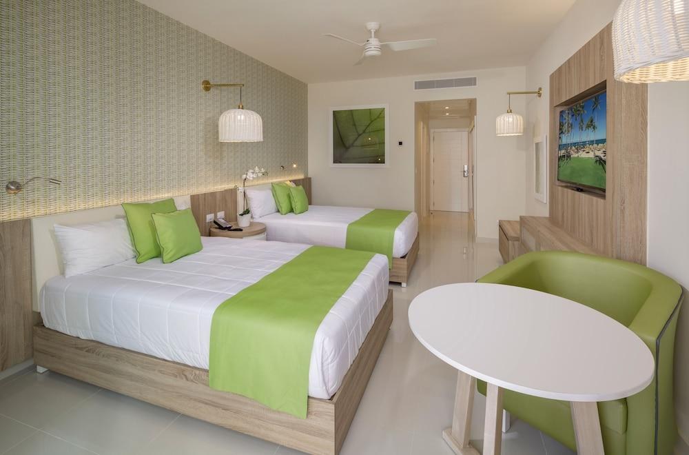 SIRENIS PUNTA CANA RESORT CASINO & AQUAGAMES photo 2