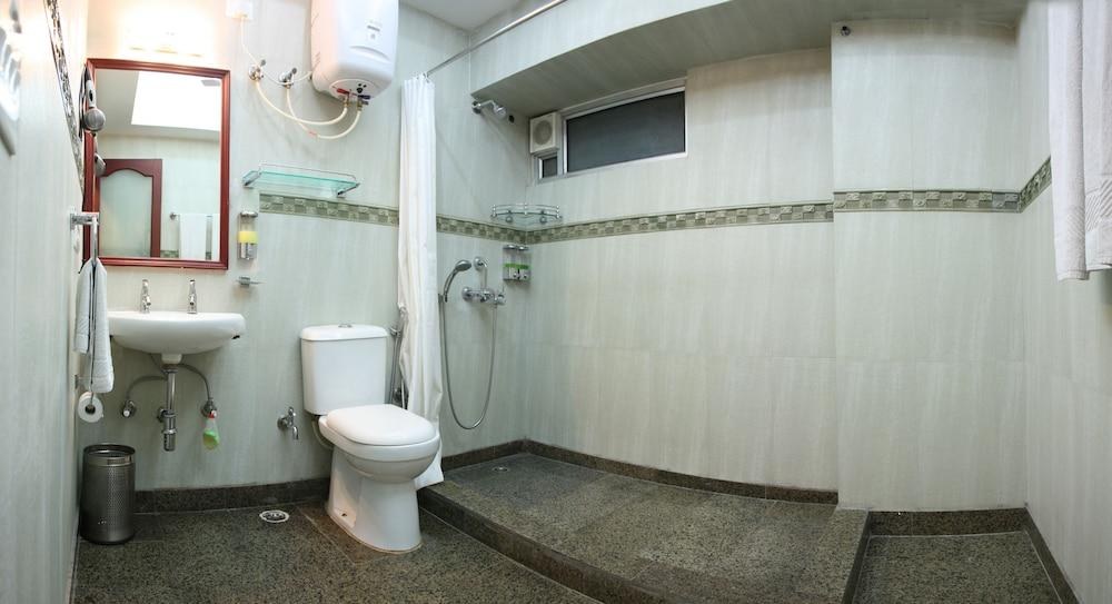 FOREST GREEN HOTEL photo 3