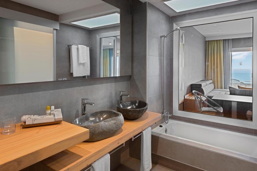 ATLANTIC MIRAGE SUITE & SPA photo 4